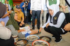Khofifah pastikan harga bahan pokok di Jatim stabil jelang Idul Adha