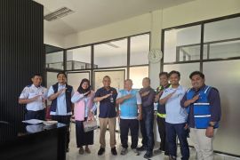 PLN dukung kesiapan operasional Bandara Oesman Sidik melalui pengecekan penambahan daya