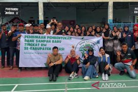 Pemkab Bekasi wajibkan setiap RW bentuk bank sampah
