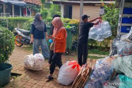 Kramat Jati gencarkan sosialisasi pilah sampah lewat forum warga
