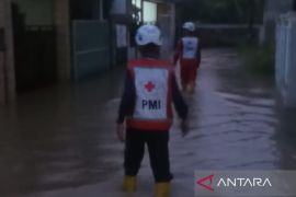 Pemkab Cianjur ajak masyarakat rutin bersihkan saluran air dan sungai