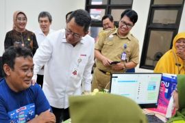 Deputi Pelayanan Publik PAN-RB cek layanan di MPP Kota Madiun