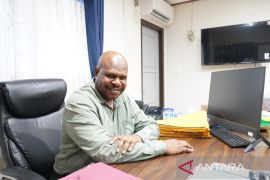 Leo Tumuka: YPMAK utamakan prestasi dalam pemberian beasiswa