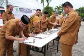 Kukar berupaya cetak pendidikan lebih baik lewat penandatangan zona integritas