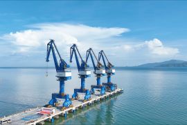Empat crane portal baru resmi beroperasi di Pelabuhan IPK Kolaka