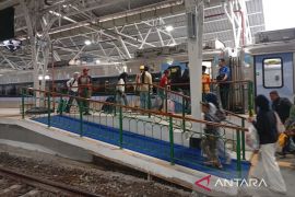 KAI Purwokerto menambah rangkaian kereta saat libur panjang akhir Mei