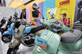 Vespa Satya targetkan penjualan 100 unit di IIMS Surabaya 2026