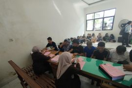 Kejari Jambi terima pelimpahan empat tersangka kasus rudapaksa dari penyidik