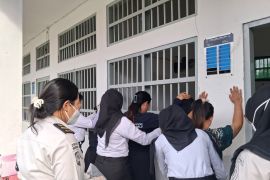 Ditjenpas Sulteng libatkan APH geledah Lapas Perempuan di Sigi