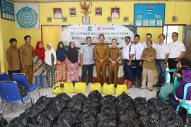PT Guthrie Pecconina Indonesia bagikan 2.000 paket sembako sambut Idul Adha