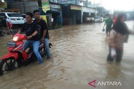Sejumlah wilayah Provinsi Kaltim diprakirakan hujan petir saat Idul Adha
