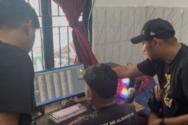 Polda Riau bongkar praktek pembuatan situs tiruan perbankan, tersangka mahasiswa asal Kampar