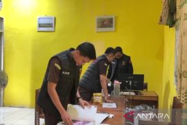 Kejari geledah Kantor Disperindagkop Kabupaten Bengkulu Tengah
