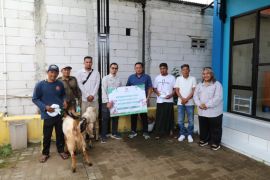 PLTU Batang serahkan 31 sapi dan kambing di 25 lokasi