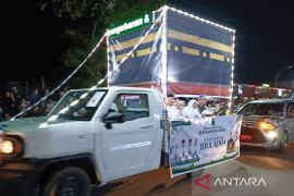 Puluhan mobil hias semarakkan malam pawai takbir Idul Adha di Kapuas