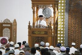 Jadi khotib sholat Idul Adha, Wabup Mura tekankan kebersamaan dan integritas