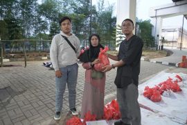 Momen Iduladha, LRT Jabodebek Distribusikan Daging Kurban kepada Warga & Yayasan Sekitar Operasional
