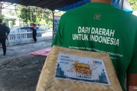 Ketua Dewan Perwakilan Daerah potong enam sapi kurban di Bengkulu