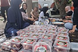 HIPKA Sulteng salurkan ratusan paket daging kurban