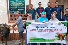 Asmo Sulsel salurkan hewan kurban untuk Masjid Darul Intiqal Makassar