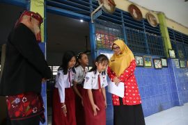 Kamis Mlipis, ketika bahasa kembali bernapas
