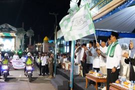 Shalahuddin lepas Pawai Tanglong Bertakbir Idul Adha 1447 Hijriah