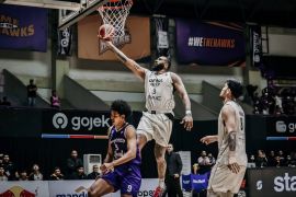 Dewa United libas Hawks mencuri kemenangan di playoff IBL 2026