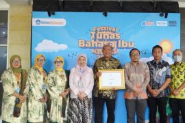 Bupati Syah Afandin raih penghargaan revitalisasi bahasa daerah dari Kemendikdasmen