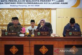 Pemkot Padang Panjang Jawab Pandangan Fraksi DPRD terkait Ranperda KLA