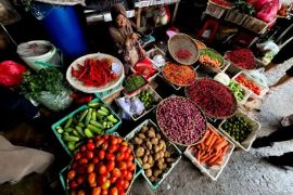 Harga pangan Jumat ini, cabai rawit Rp83.850/kg dan telur ayam Rp29.250/kg