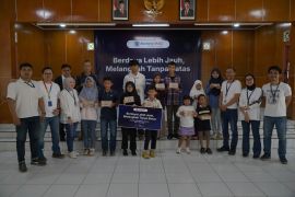 Sekolah Relawan dan asuransi MAG berikan 157 bantuan alat penunjang disabilitas