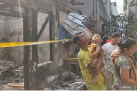 Cerita korban kebakaran di Jakbar dobrak pintu selamatkan anak-cucu