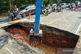 Pemprov DKI tutup sementara ruas jalan Lenteng Agung arah Selatan