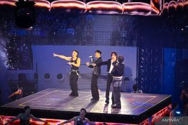 F-FOREVER sukses bawa penggemar nostalgia  Meteor Garden di konser Jakarta
