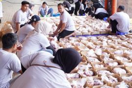 Askrindo salurkan 59 hewan kurban di 30 kota