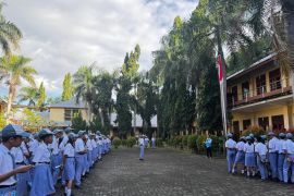 PLN mengedukasi keselamatan listrik bagi pelajar di Maumere