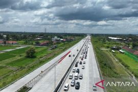 Lebih dari 330 ribu kendaraan melintas di ruas Tol Regional Nusantara
