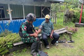 Satgas Yonif 511/DY perkuat layanan kesehatan bagi warga Ekanom Lanny Jaya