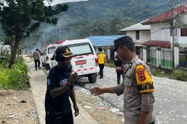 Polres Tolikara tingkatkan rasa aman melalui patroli humanis