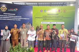 Bupati Ismet Mile bawa Bone Bolango raih WTP ke-13