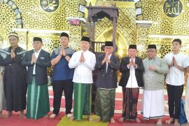 Perayaan Idul Adha 1447 H di Bone Bolango, Ismet-Risman Kompak Salat Ied di Masjid Agung Al-Marhamah