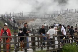Melihat keunikan Kawah Sikidang yang menyimpan kisah legenda