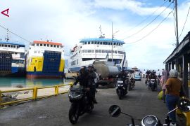 ASDP Ambon buka layanan 24 jam jalur Hunimua-Waipirit saat akhir pekan