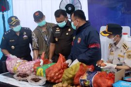 BKHIT Kalbar perketat pengawasan komoditas ilegal dari luar negeri