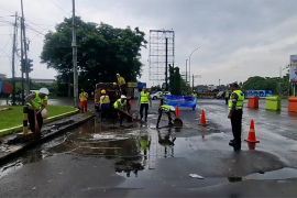Pemkot Tangerang perbaiki 200 titik jalan rusak