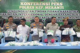 Polisi gagalkan penyelundupan 27 kg sabu & etomidate di perairan Riau
