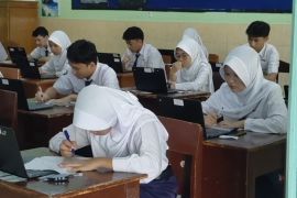 Maluku Utara gratiskan biaya SMA, angka putus sekolah diklaim menurun