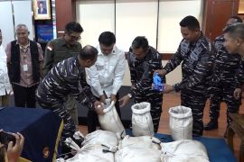 TNI AL gagalkan penyelundupan 16 ton pasir timah ilegal asal Kepri