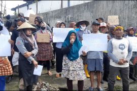 Akses dibatasi, Pemulung Putri Cempo gelar aksi damai di Solo