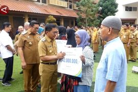BPJS Ketenagakerjaan salurkan santunan kematian kepada pekerja rentan